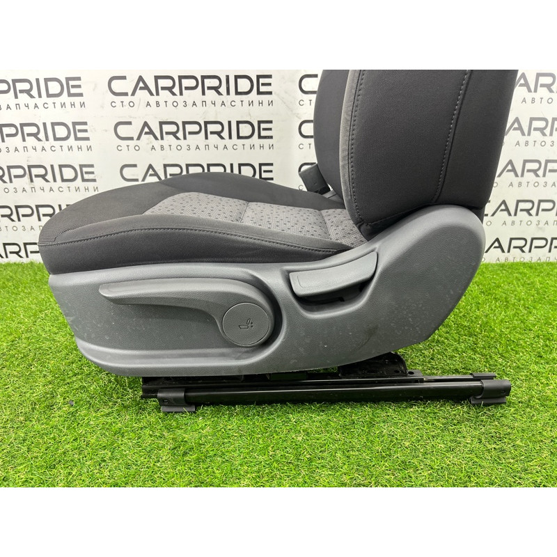 Передние сидения (салон) Hyundai Ioniq AE 2019 Electro 88300G7061SHD