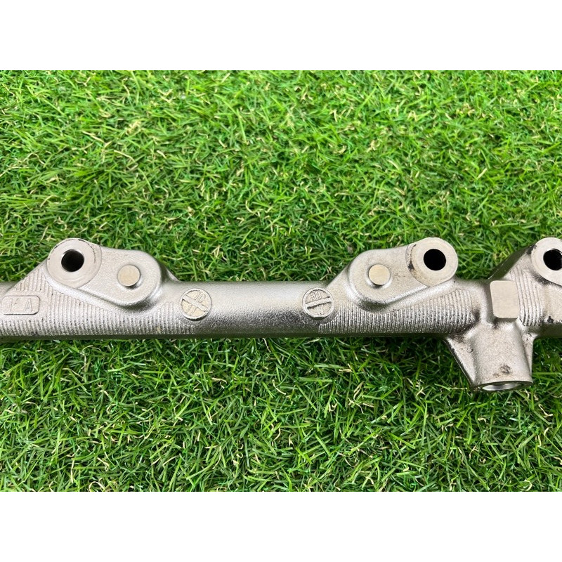 Паливна рампа (паливна система) Nissan Juke F15 2011 1.6 175211KC0A