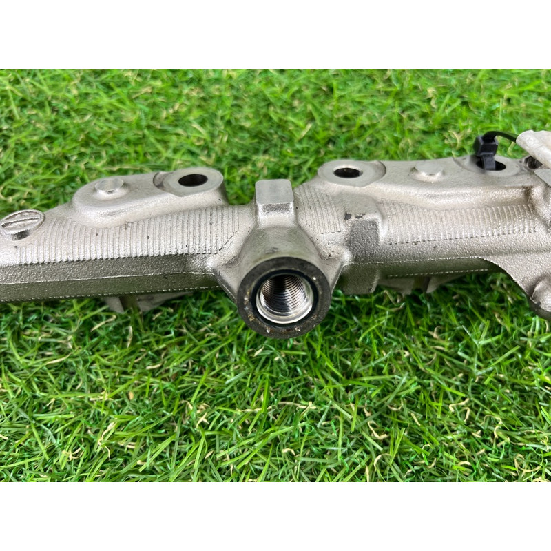 Паливна рампа (паливна система) Nissan Juke F15 2011 1.6 175211KC0A