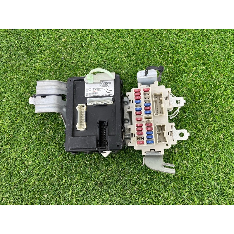 Модуль BCM (электрика / блок управления) Infiniti G35 2004 284B1AC301