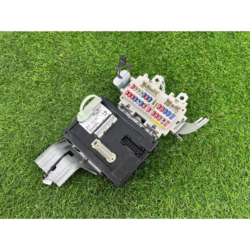 Модуль BCM (электрика / блок управления) Infiniti G35 2004 284B1AC301