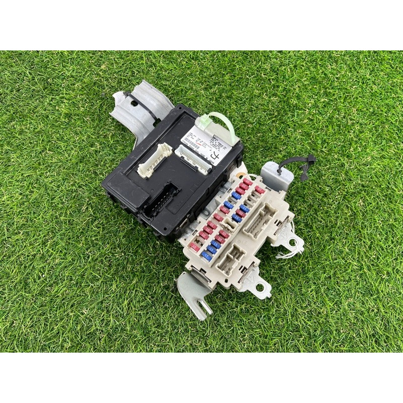 Модуль BCM (электрика / блок управления) Infiniti G35 2004 284B1AC301