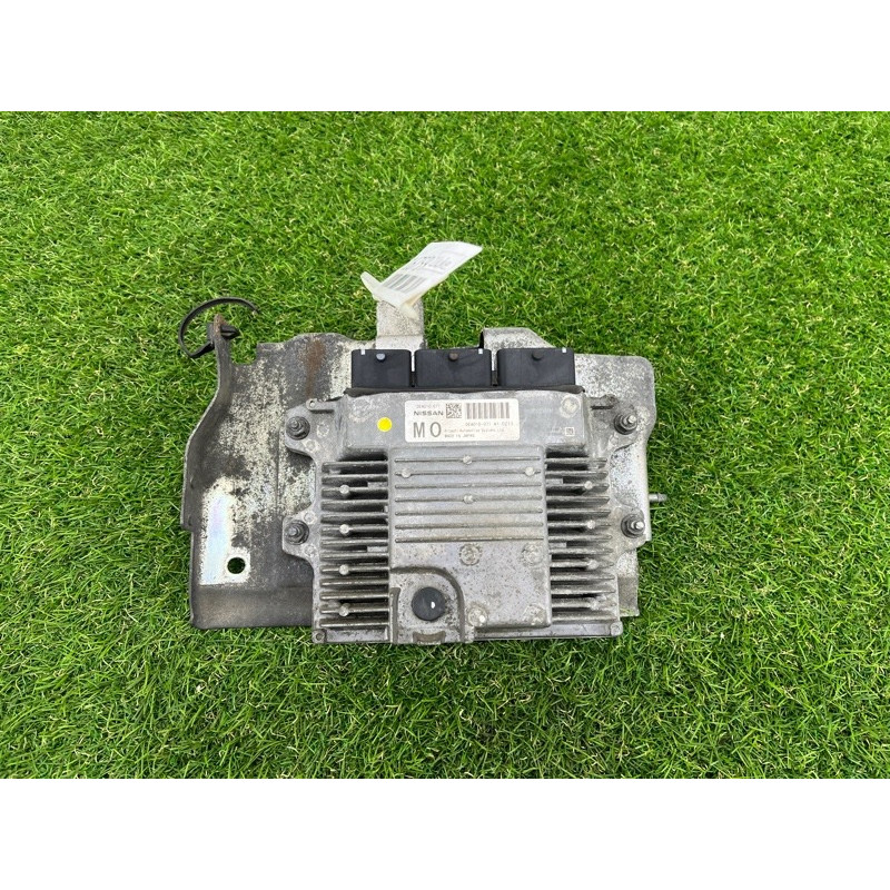 Блок управления двигателем (электрика / блок управления) Nissan Juke F15 2011 1.6 237101KC8B