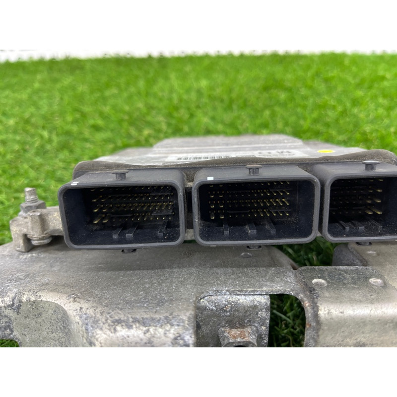 Блок управления двигателем (электрика / блок управления) Nissan Juke F15 2011 1.6 237101KC8B