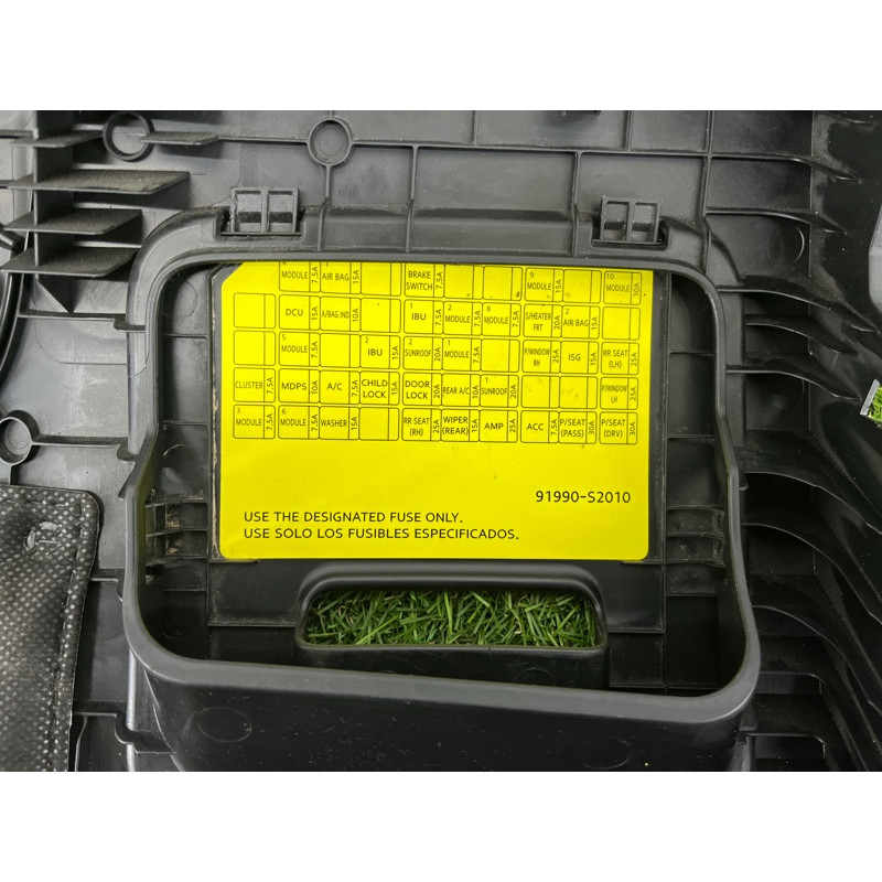 Накладка торпедо нижняя (салон) Hyundai Santa Fe TM 2019 2.4GDI 84750S2000NNB