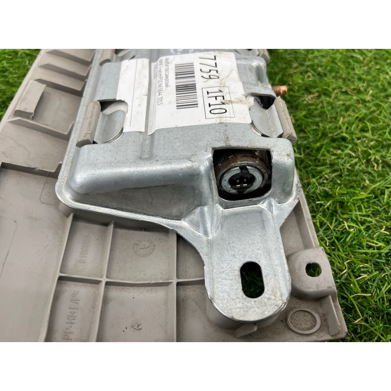 Airbag коленей (airbag / безопасность) BMW 5-series F10 2013 N63B44 72129181135