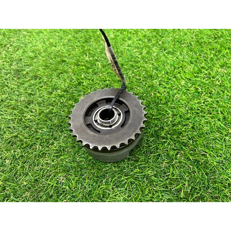 Регулятор фаз газораспределения (двигатель и элементы) Volkswagen Passat B7 2013 2.5 07k109083f