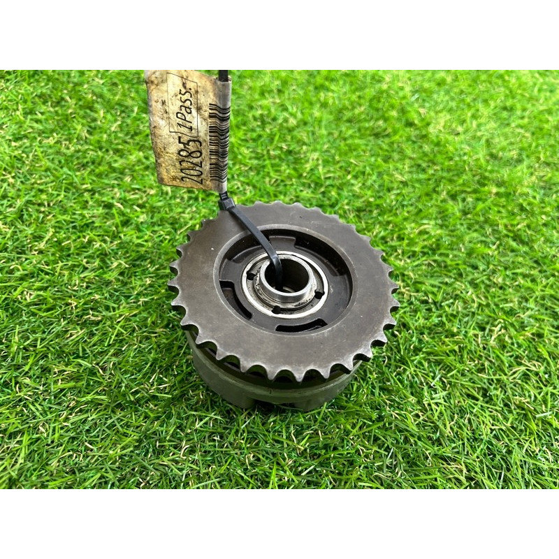 Регулятор фаз газораспределения (двигатель и элементы) Volkswagen Passat B7 2013 2.5 07k109083f