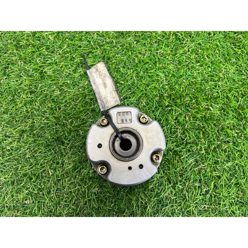 Регулятор фаз газораспределения (двигатель и элементы) Volkswagen Passat B7 2013 2.5 07k109083f