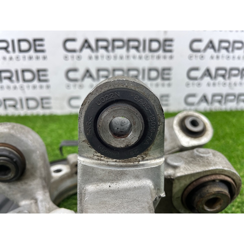 Цапфа подвески (подвеска) Ford Explorer MK5 3.7 DB5Z5B759A