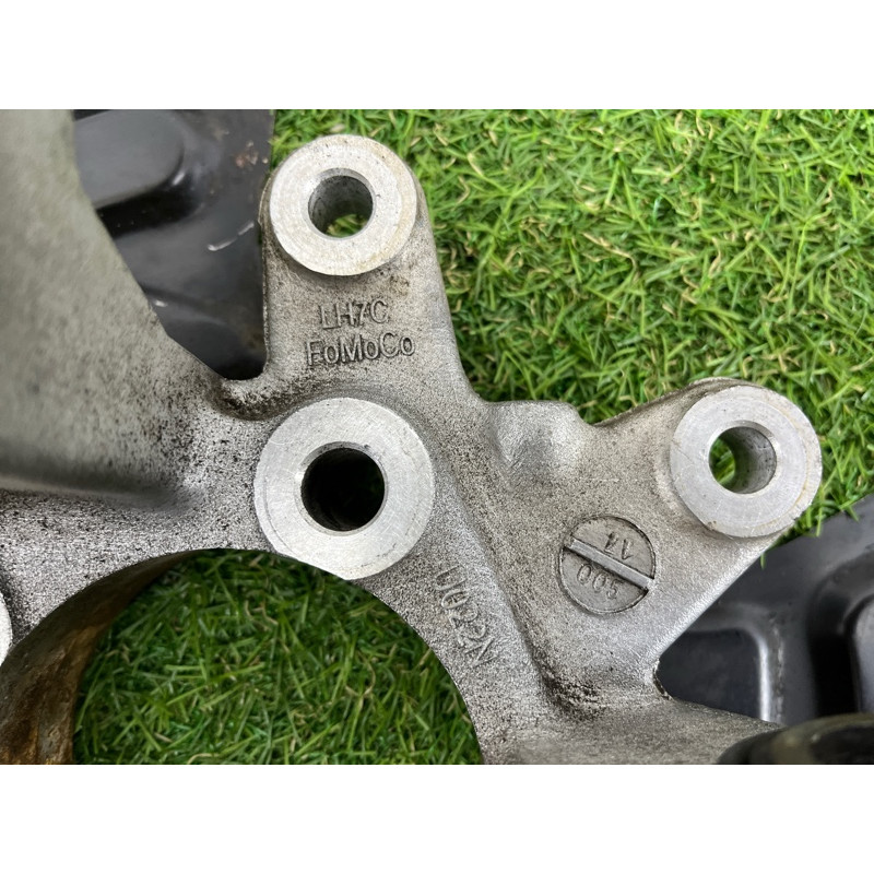 Цапфа подвески (подвеска) Ford Explorer MK5 3.7 DB5Z5B759A