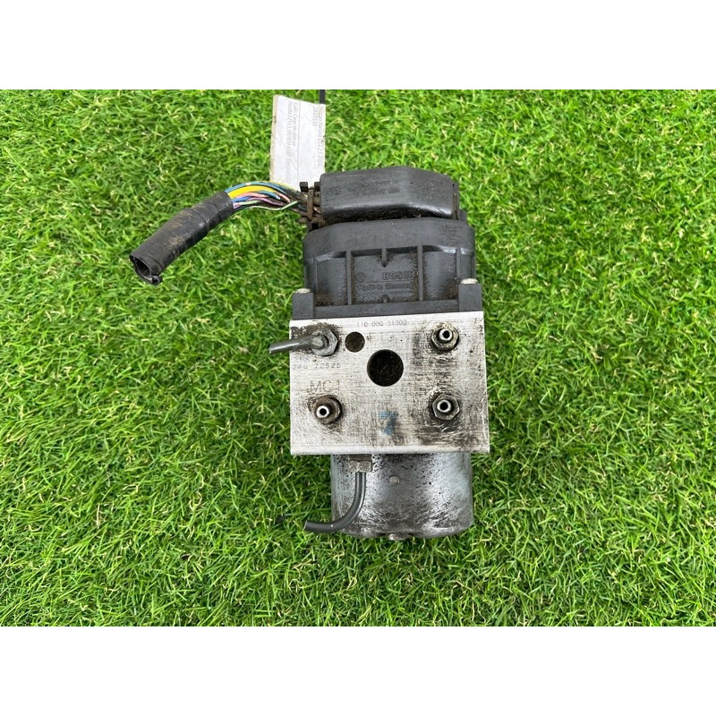 Блок abs (тормозная система) Nissan Navara D22 2004 2.5 47660VK310