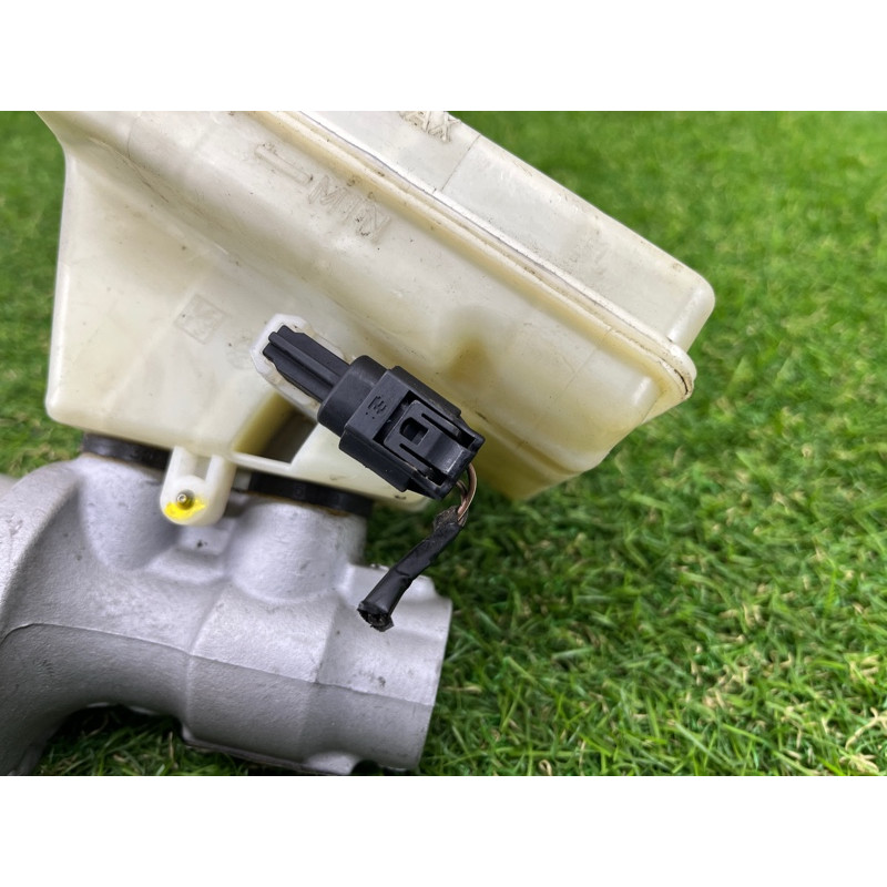 Главный тормозной цилиндр (тормозная система) BMW X3 F25 2012 3.0 34336857872