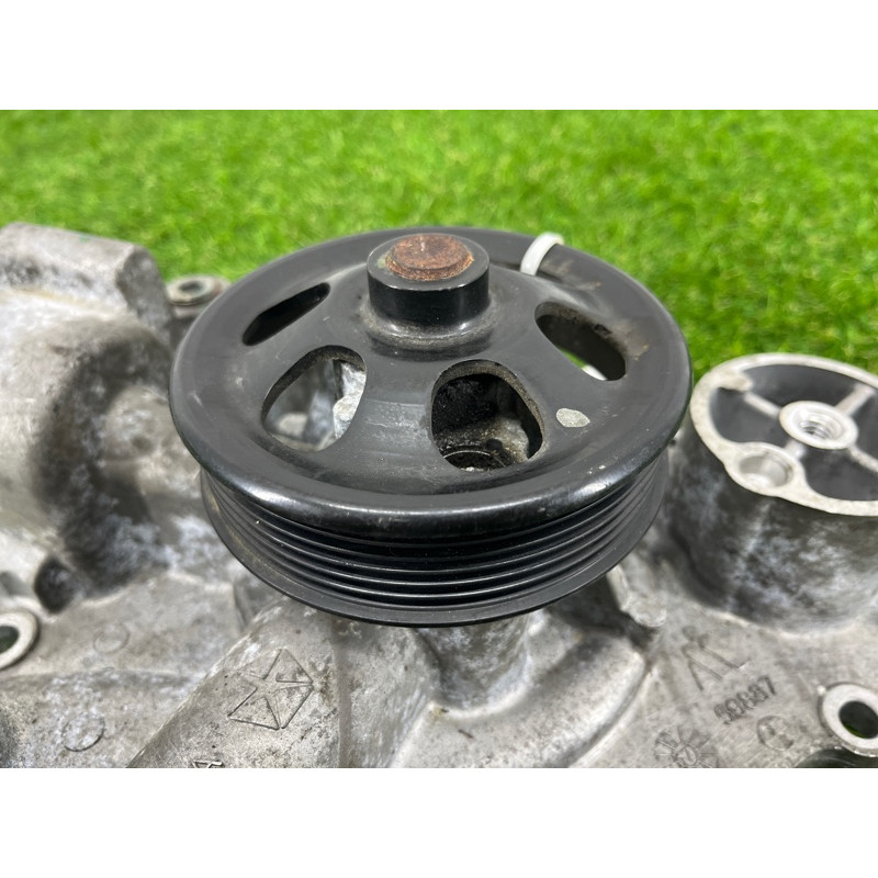 Помпа (система охлаждения) Dodge Durango WD 2015 5.7 HEMi 05038677aa