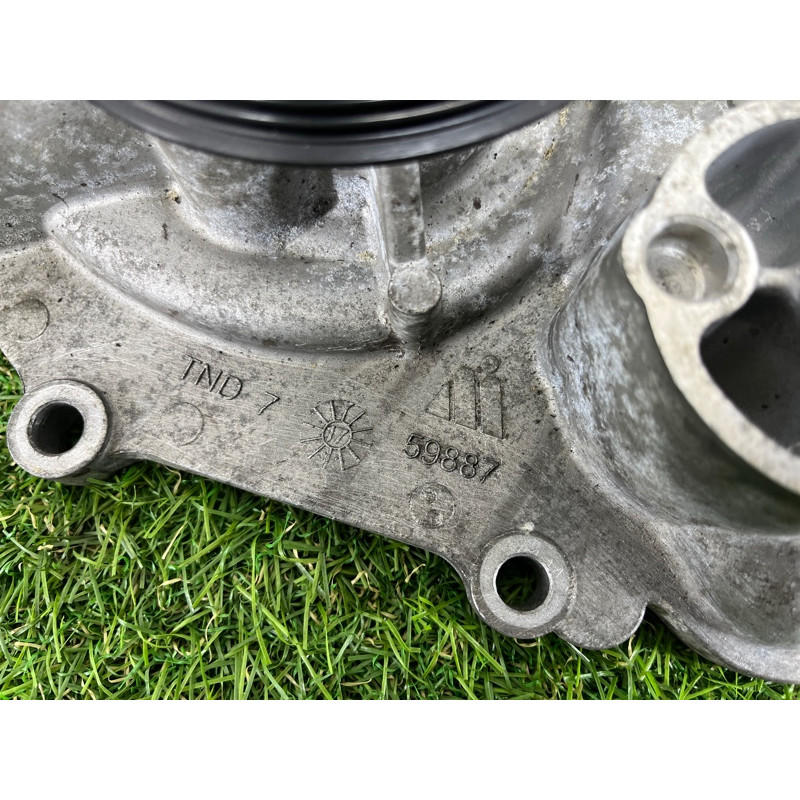 Помпа (система охлаждения) Dodge Durango WD 2015 5.7 HEMi 05038677aa