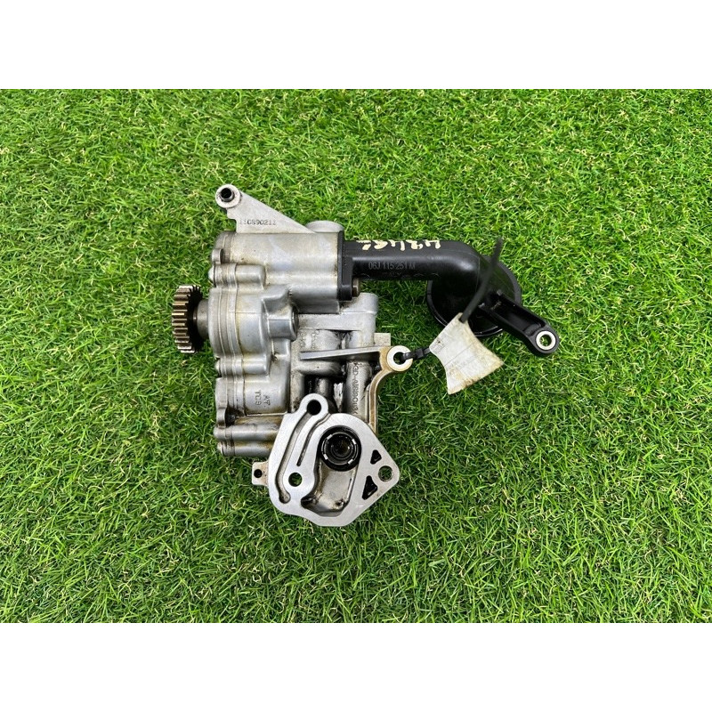 Маслонасос (двигатель и элементы) Volkswagen Tiguan 5N 2.0 06j115106ab