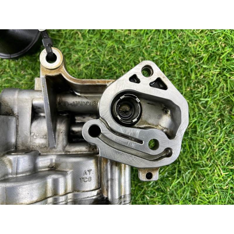 Маслонасос (двигатель и элементы) Volkswagen Tiguan 5N 2.0 06j115106ab