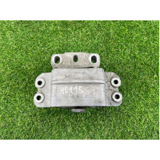 Подушка двигателя