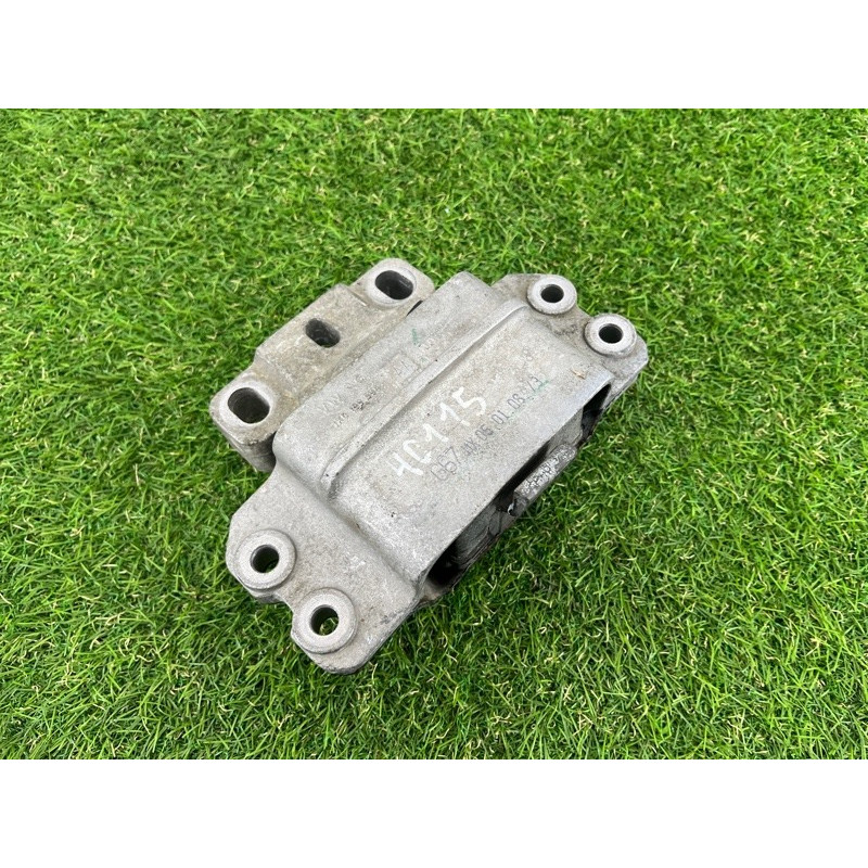 Подушка двигателя (двигатель и элементы) Volkswagen Golf 1K 2.5 1k0199555aa