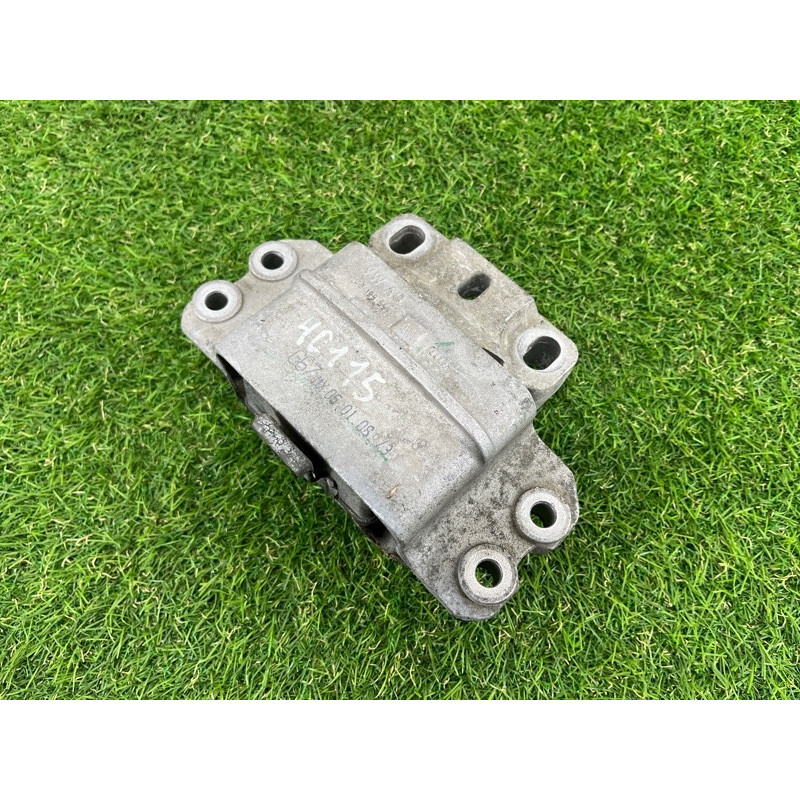 Подушка двигателя (двигатель и элементы) Volkswagen Golf 1K 2.5 1k0199555aa