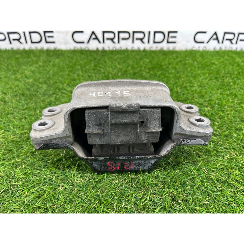 Подушка двигателя (двигатель и элементы) Volkswagen Golf 1K 2.5 1k0199555aa