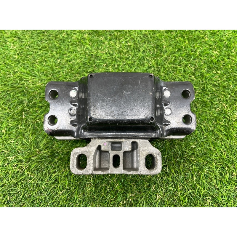 Подушка двигателя (двигатель и элементы) Volkswagen Golf 1K 2.5 1k0199555aa