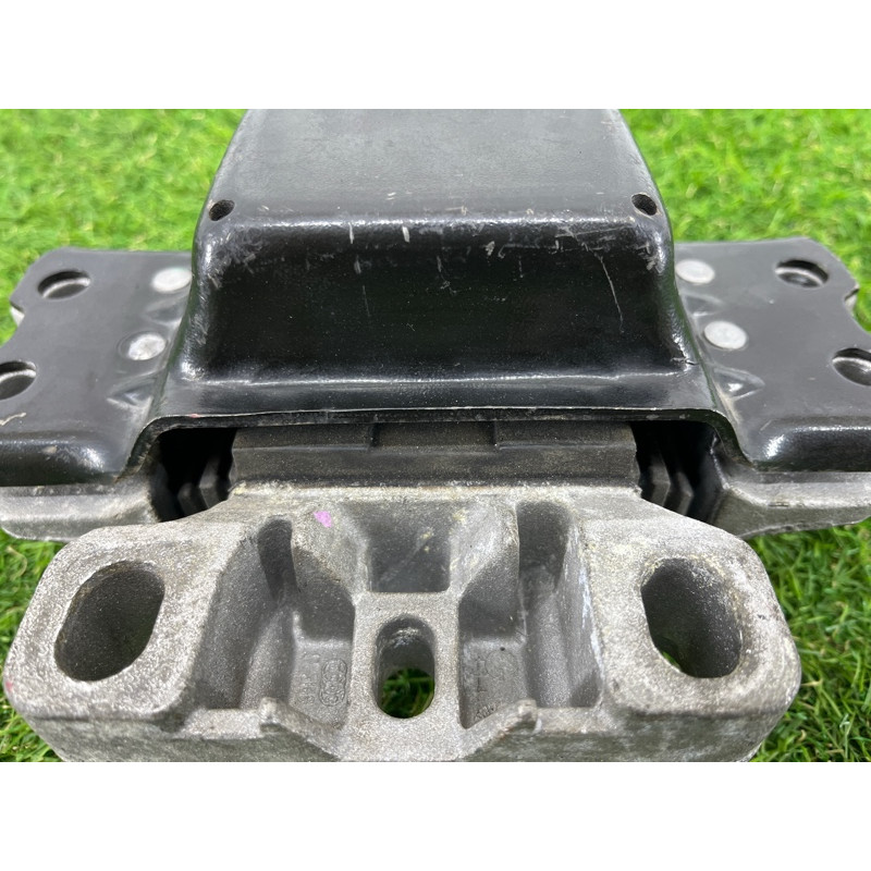 Подушка двигателя (двигатель и элементы) Volkswagen Golf 1K 2.5 1k0199555aa