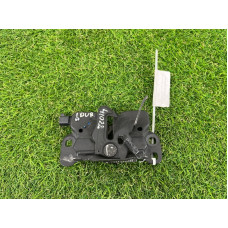 Замок капота