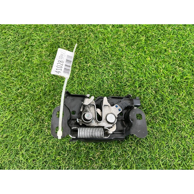 Замок капота (кузов и элементы) Dodge Durango WD 2015 5.7 HEMi 4589688AE