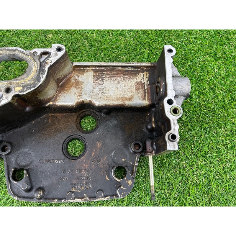 Передня кришка двигуна (двигун та елементи) Volkswagen Touareg 7L 2004 3.2 066109147d