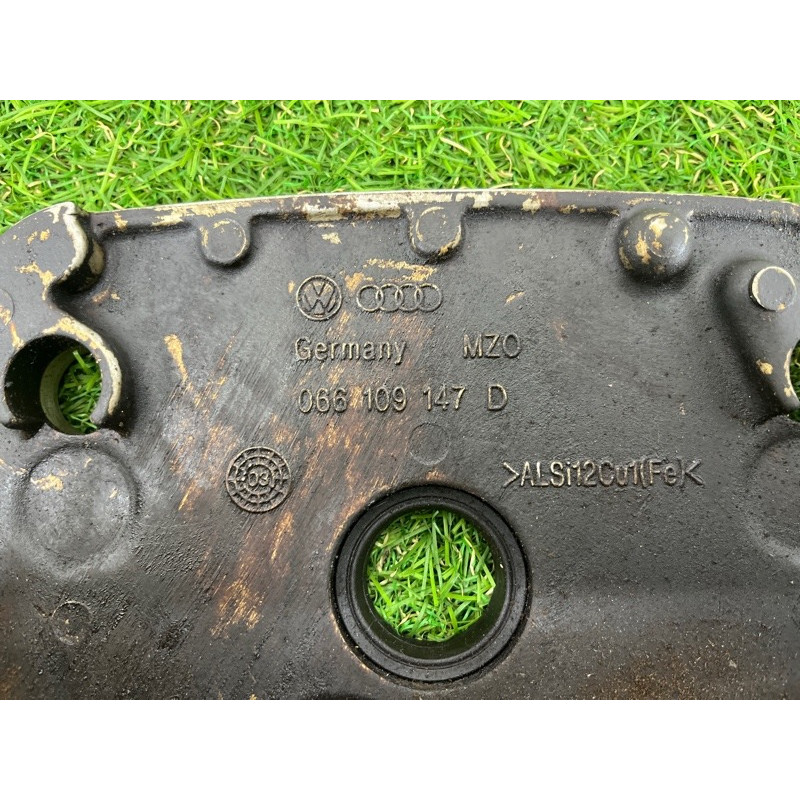 Передня кришка двигуна (двигун та елементи) Volkswagen Touareg 7L 2004 3.2 066109147d