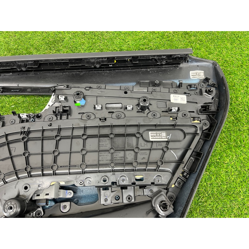 Дверная карта (салон) AUDI Q5 FY 2018 2.0 TFSI DAYB 80A867303LWFA