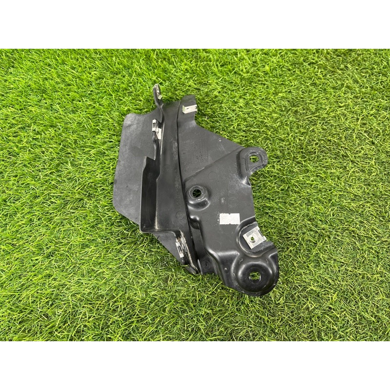 Брызговик (кузов и элементы) AUDI Q7 4M 2018 3.0 TFSi 4M0854815F