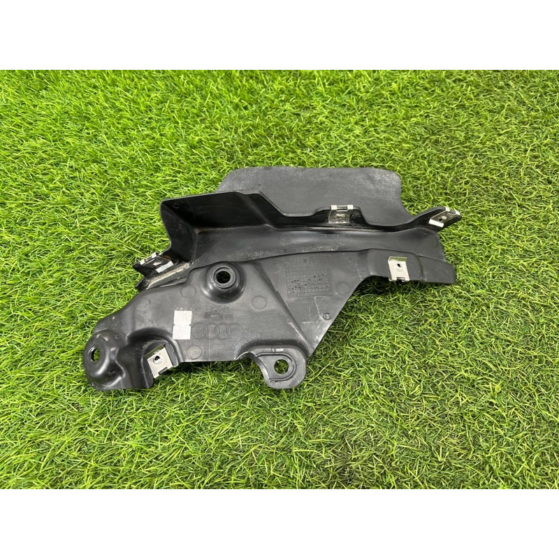 Брызговик (кузов и элементы) AUDI Q7 4M 2018 3.0 TFSi 4M0854815F