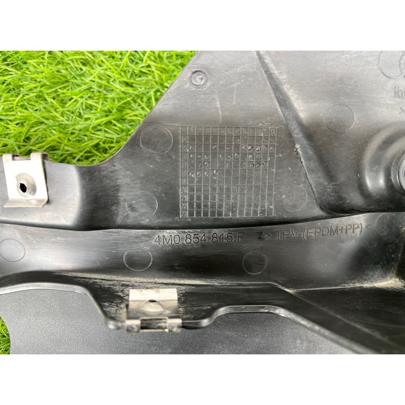 Брызговик (кузов и элементы) AUDI Q7 4M 2018 3.0 TFSi 4M0854815F