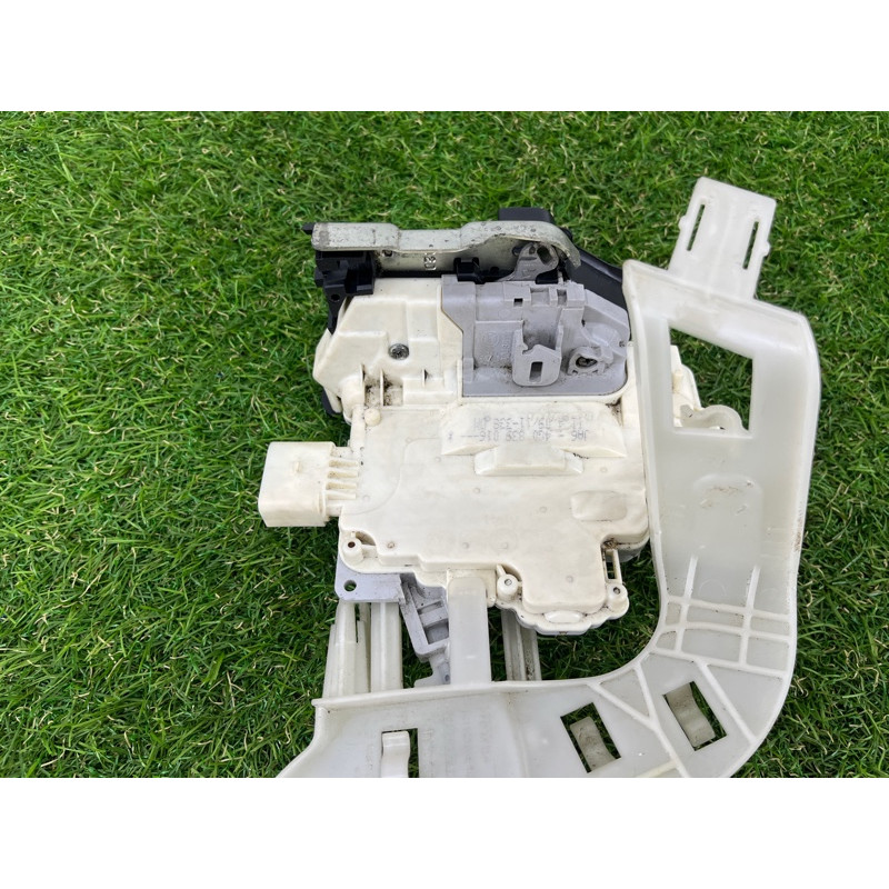 Замок двери (кузов и элементы) Volkswagen Touareg NF 2011 3.0 CASA 4G0839016