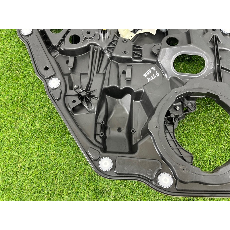 Механізм склопідйомника з мотором (кузов і елементи) Volkswagen Touareg NF 2011 3.0 CASA 7P6839461A