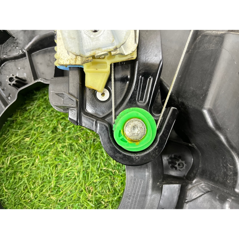 Механізм склопідйомника з мотором (кузов і елементи) Volkswagen Touareg NF 2011 3.0 CASA 7P6839461A
