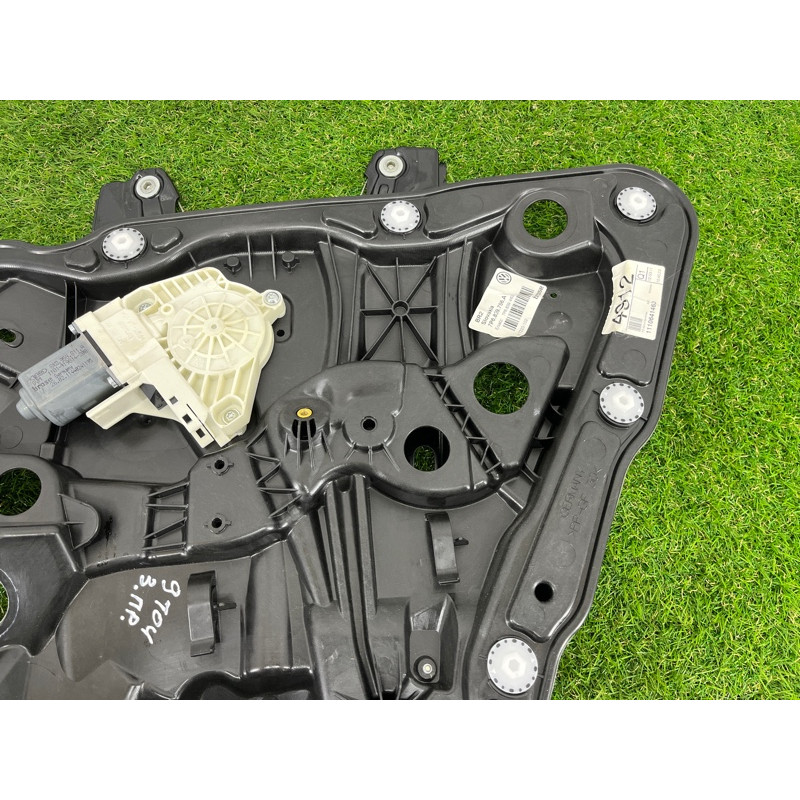 Механізм склопідйомника з мотором (кузов і елементи) Volkswagen Touareg NF 2011 3.0 CASA 7P6839462A