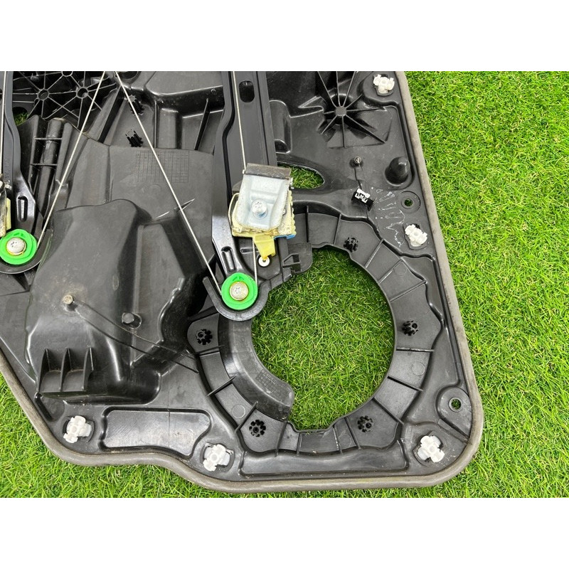 Механізм склопідйомника з мотором (кузов і елементи) Volkswagen Touareg NF 2011 3.0 CASA 7P6839462A
