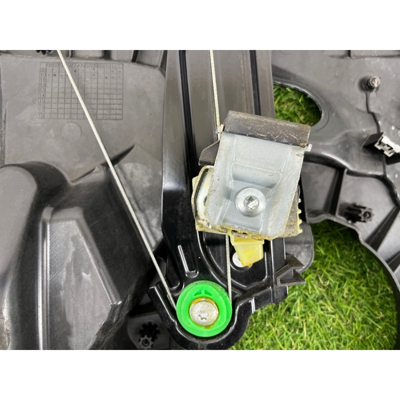 Механізм склопідйомника з мотором (кузов і елементи) Volkswagen Touareg NF 2011 3.0 CASA 7P6839462A