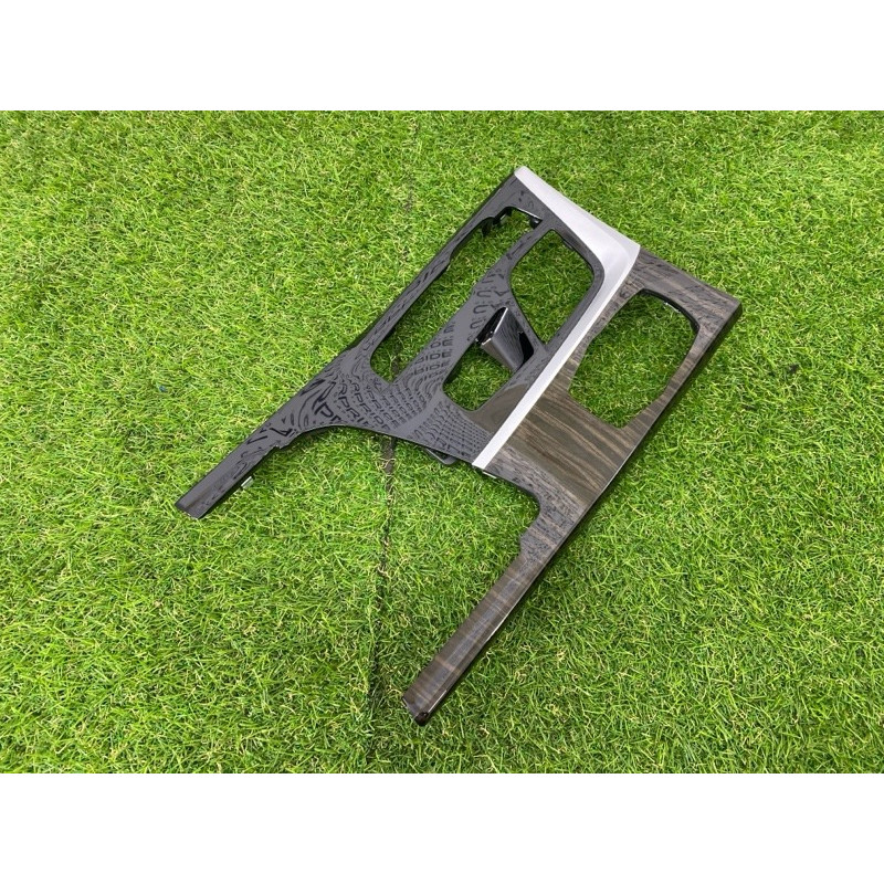 Декоративная накладка центральной консоли (салон) BMW 5-series G30 2017 2.0 B46B20 51169330688