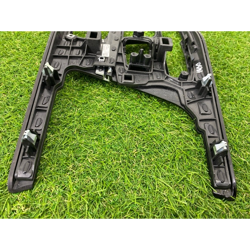 Декоративная накладка центральной консоли (салон) BMW 5-series G30 2017 2.0 B46B20 51169330688