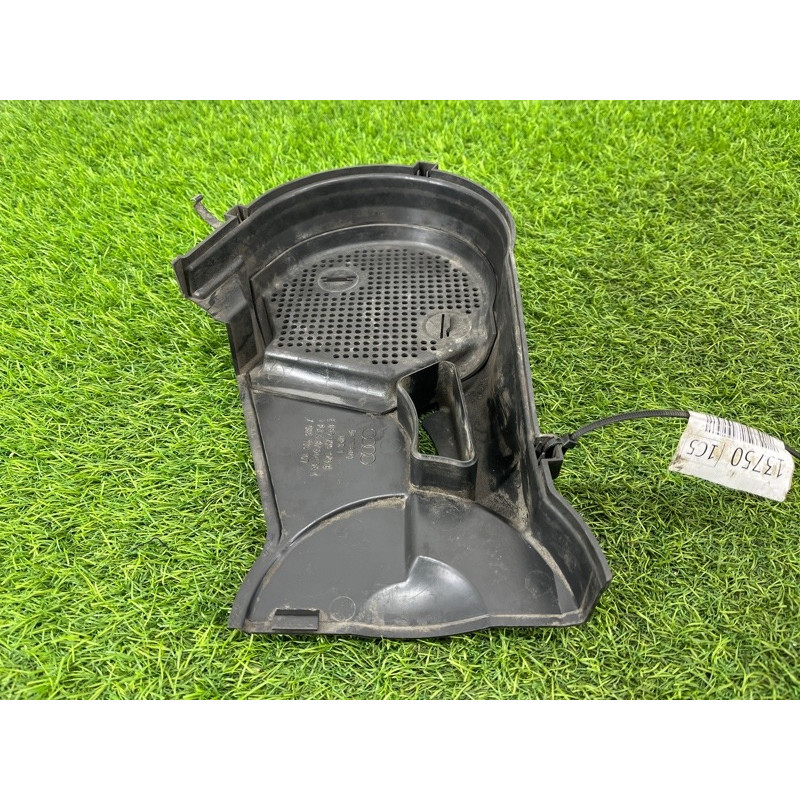 Передняя крышка мотора (двигатель и элементы) AUDI A6 C5 2001 2.5 AKE E059109123G