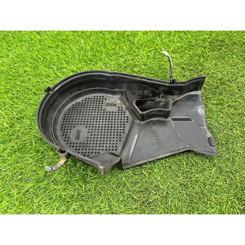 Передняя крышка мотора (двигатель и элементы) AUDI A6 C5 2001 2.5 AKE E059109123G