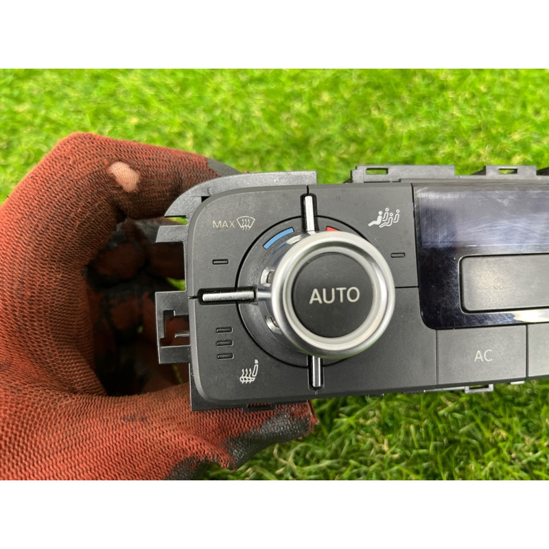 Блок управления климат-контролем (электрика / блоки управления) Volkswagen Touareg NF 2011 3.0 CASA 7P6907040AG