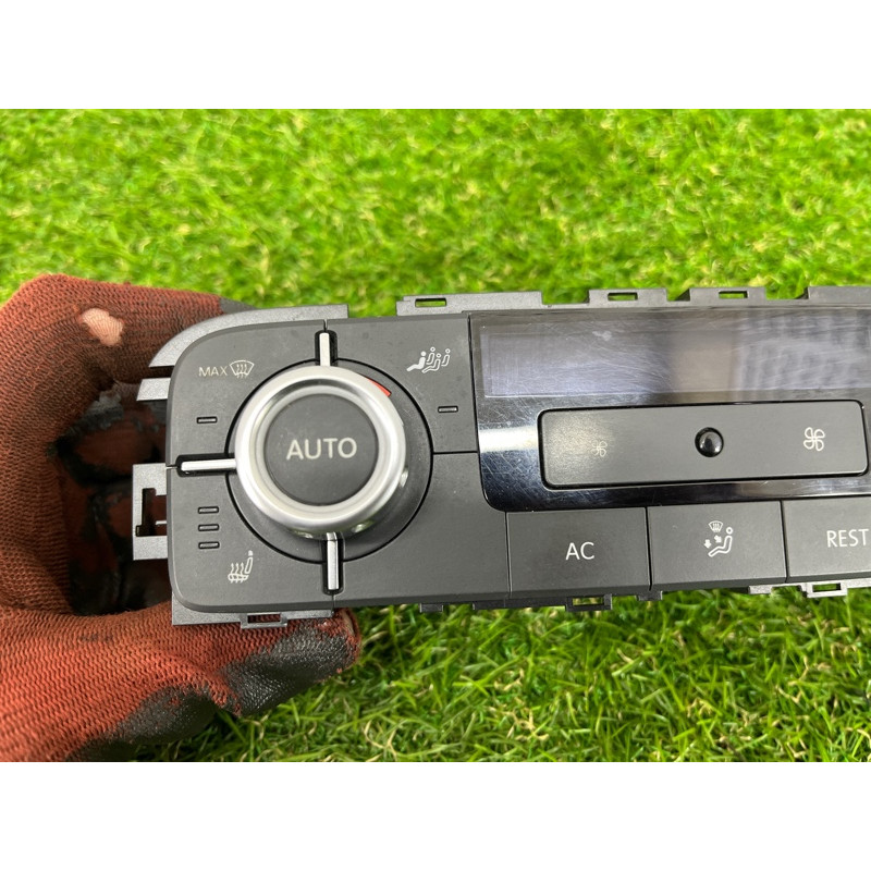 Блок управления климат-контролем (электрика / блоки управления) Volkswagen Touareg NF 2011 3.0 CASA 7P6907040AG