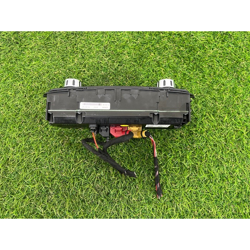 Блок управления климат-контролем (электрика / блоки управления) Volkswagen Touareg NF 2011 3.0 CASA 7P6907040AG