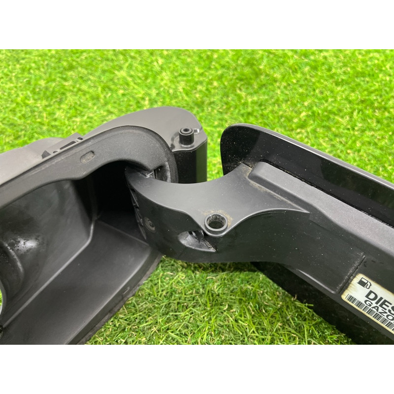 Лючок топливного бака (кузов и элементы) Volkswagen Touareg NF 2011 3.0 CASA 7P6809857A