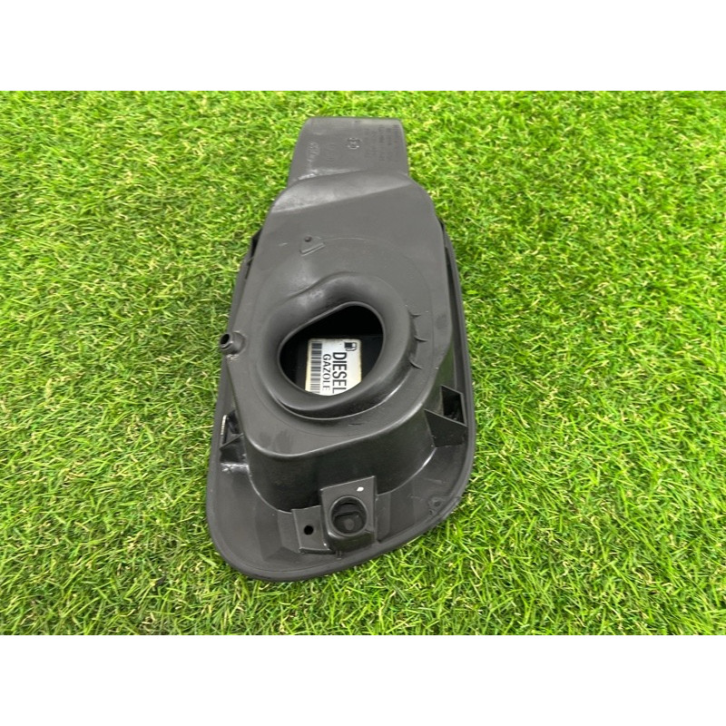 Лючок топливного бака (кузов и элементы) Volkswagen Touareg NF 2011 3.0 CASA 7P6809857A